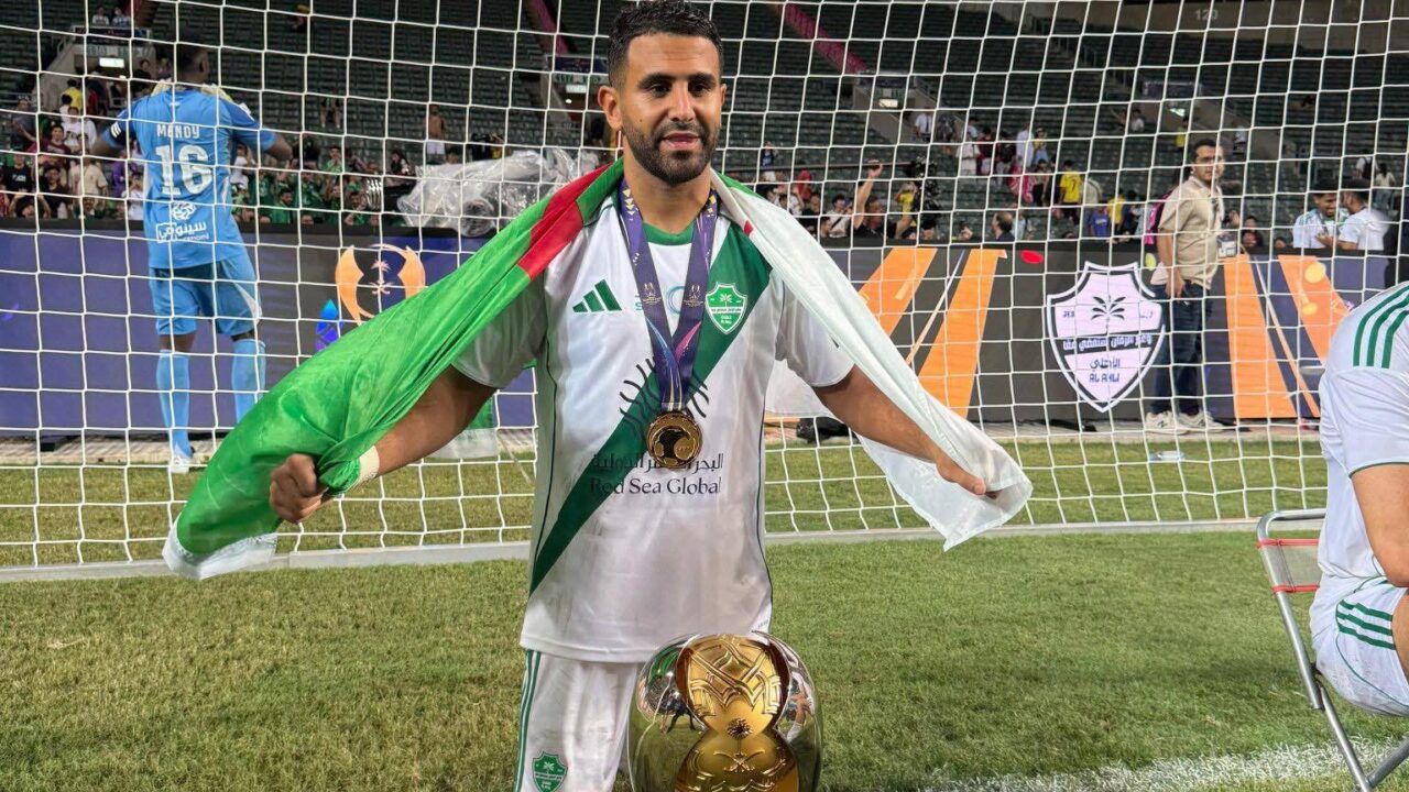 Mahrez, Belghali, Ghedjemis… les dossiers brûlants du mercato algérien