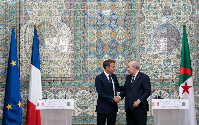 Emmanuel Macron propose l’aide de la France après les incendies en Algérie ! 
