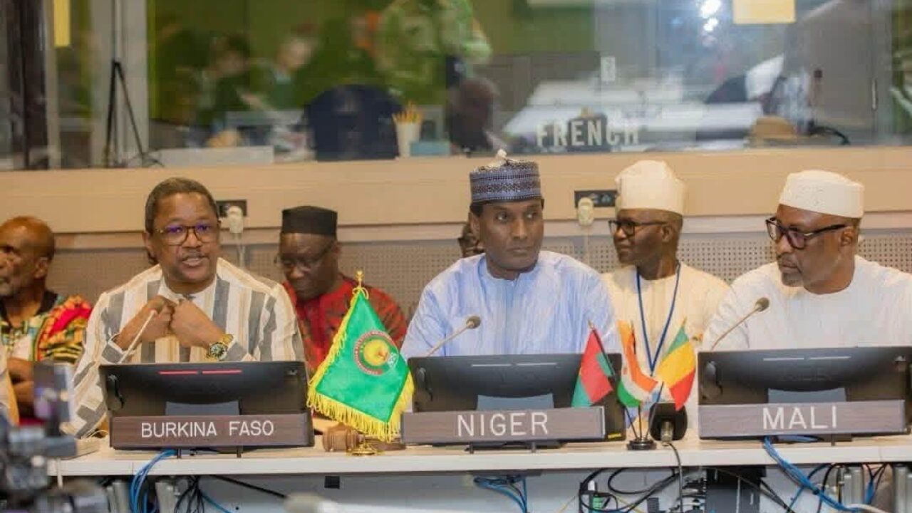 Le Niger salue le soutien de l’Algérie et met en avant les projets transsahariens