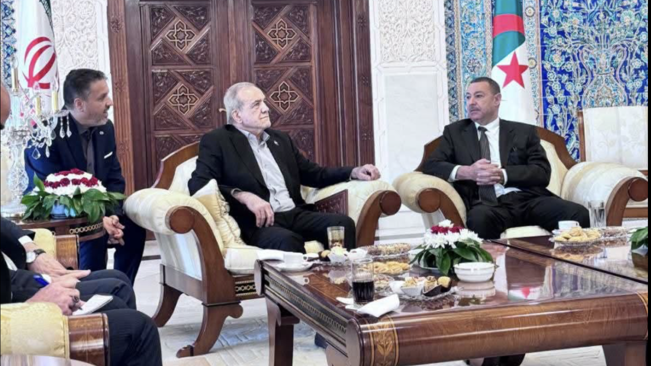 Pezeshkian fait escale à Alger avant de rejoindre l’ONU à New York