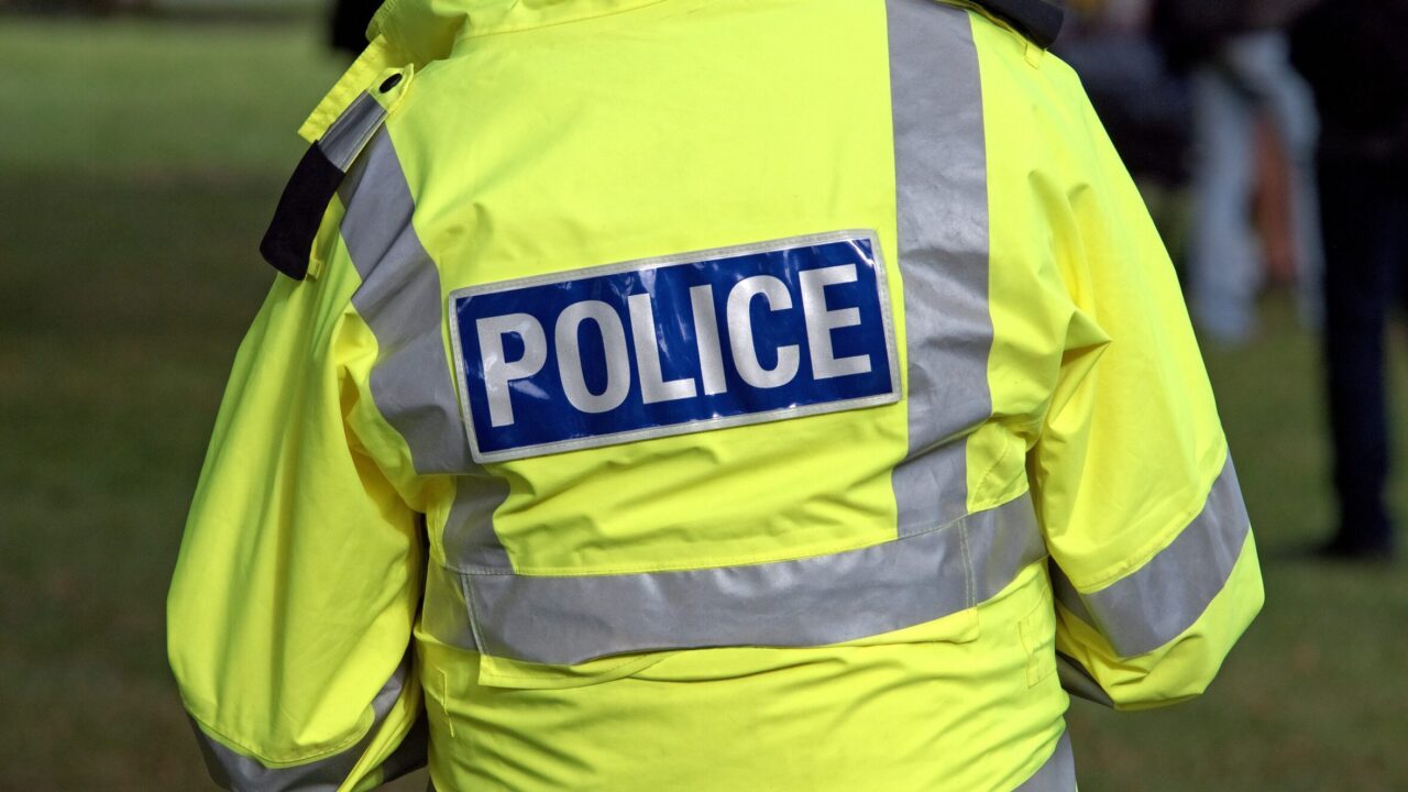 Une enquête ouverte après les propos racistes d’un policier municipal de Carcassonne proche du RN